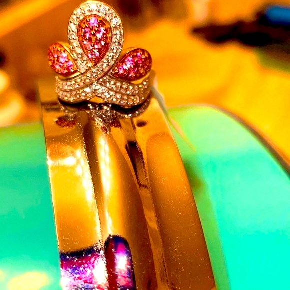 FLASH SALE. 1 HOUR. THIS IS A BUBBLE GUM PINK RING - Picture 5 of 15